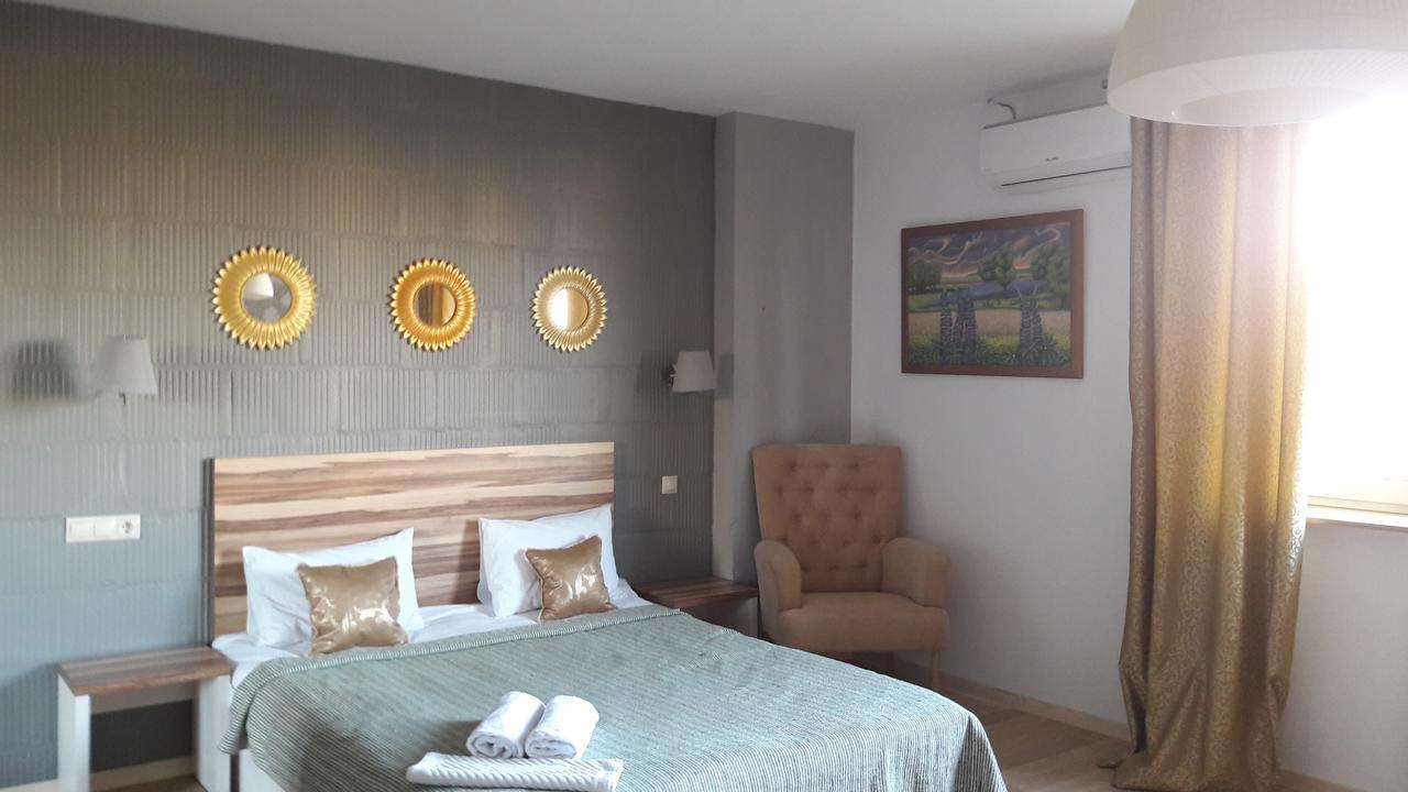 Mini Hotel On Demiivska كييف المظهر الخارجي الصورة